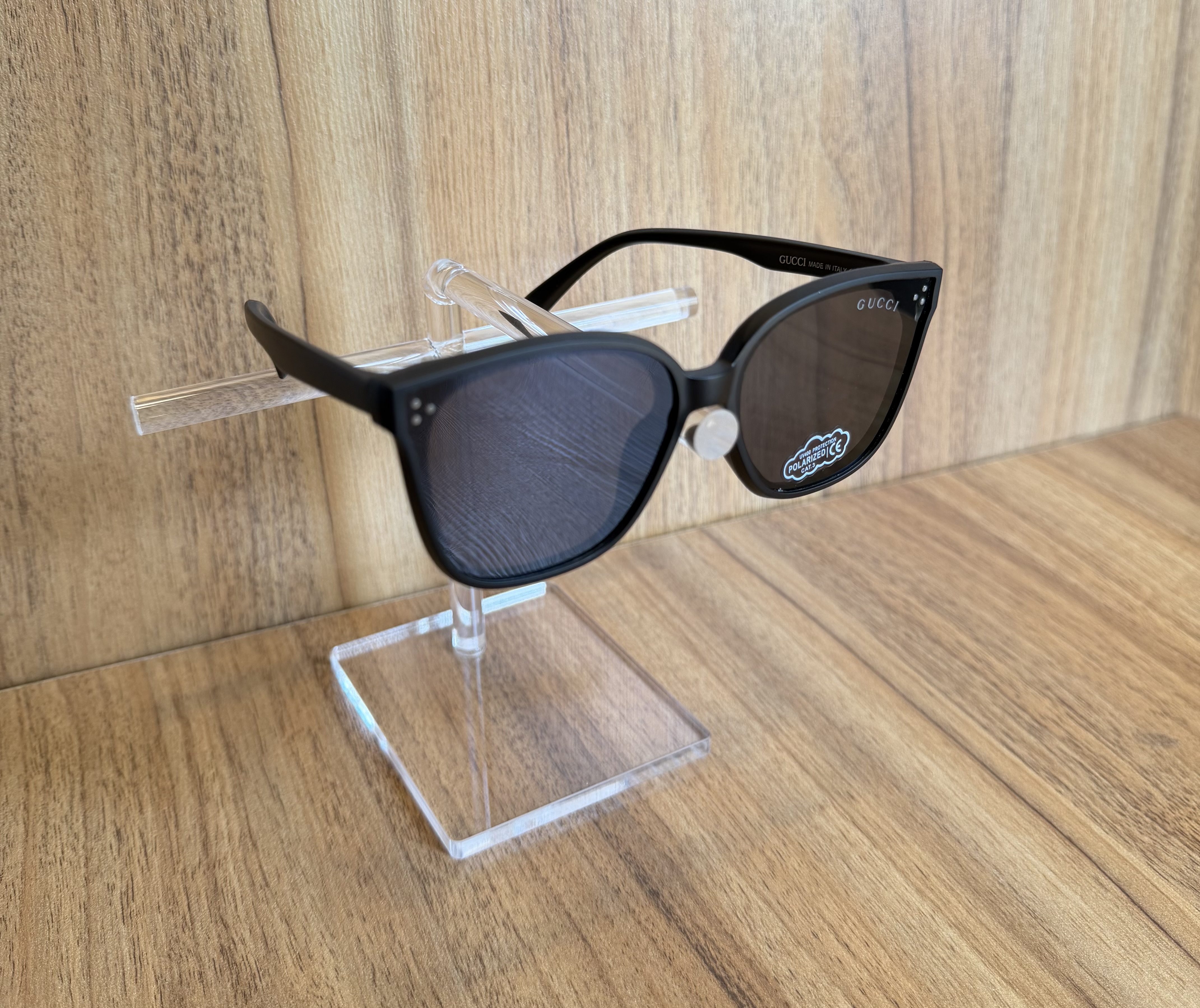 عینک آفتابی دخترانه برند Cucci جنس کائوچویی ژله ای سبک