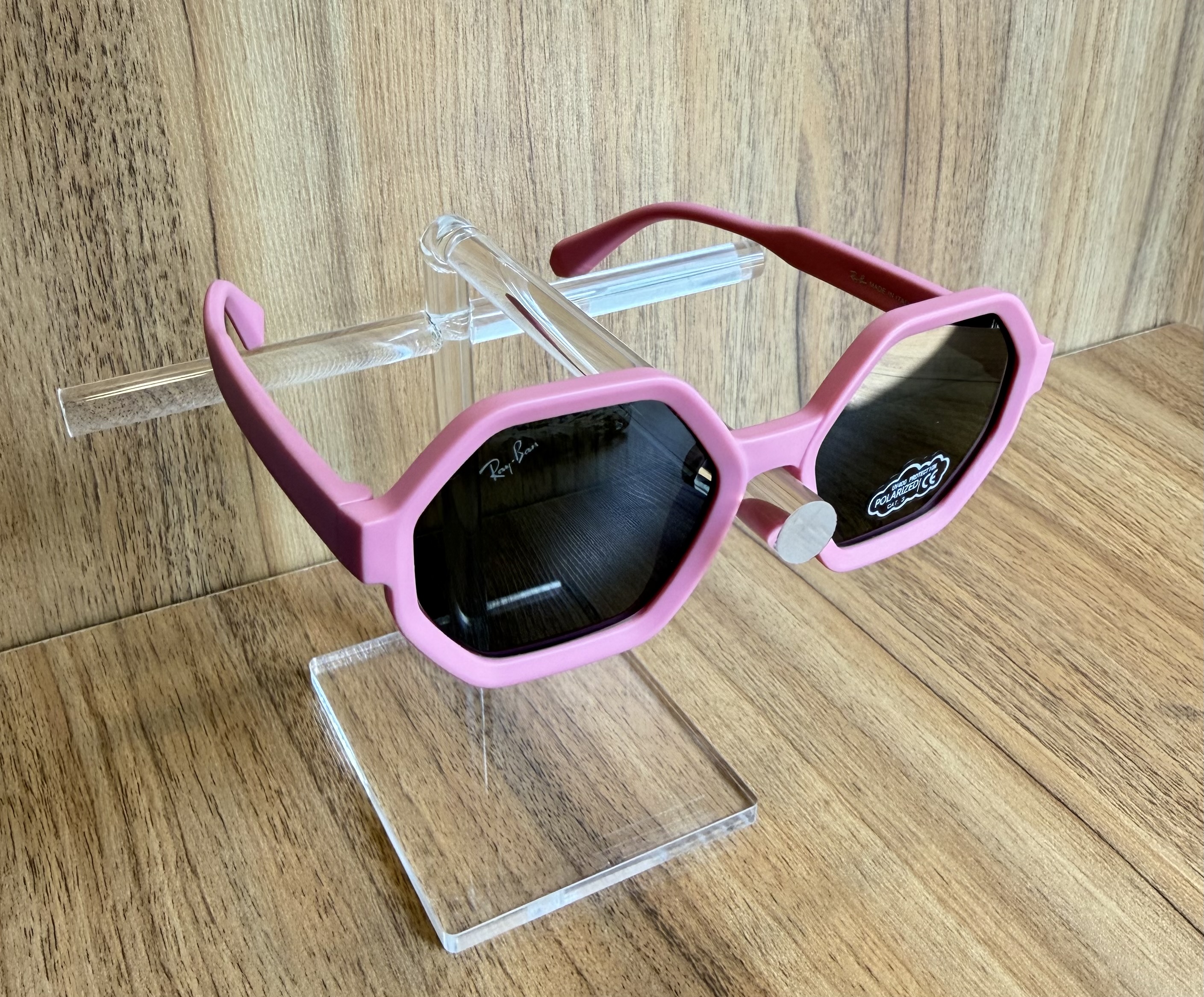 عینک آفتابی دخترانه برند RayBan جنس ژله ای سبک